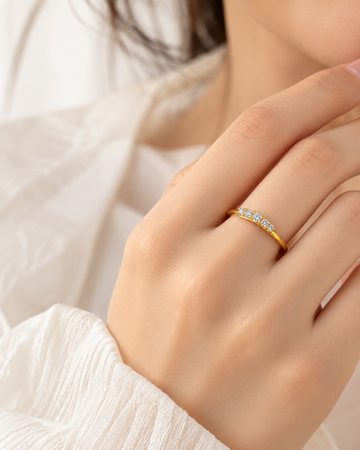 Golden Halo Diamond Ring